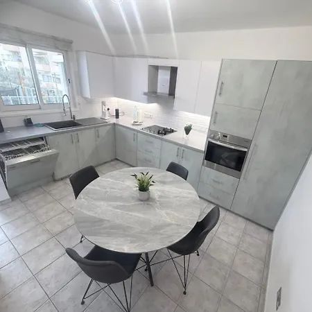 Elegant 2Br Apartment- La Vie Royale *