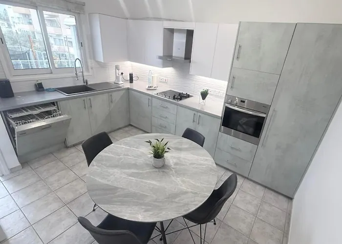 Elegant 2Br Apartment- La Vie Royale *