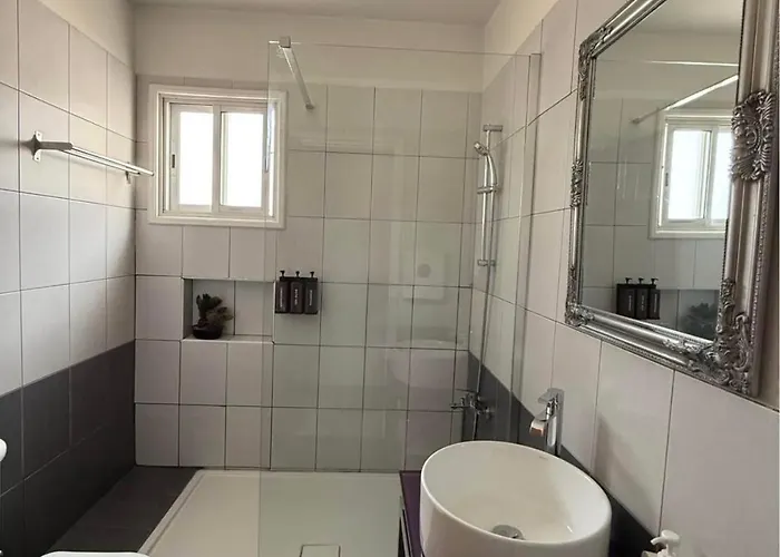 Elegant 2br Apartment- La Vie Royale *